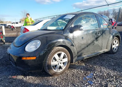 2007 Volkswagen New Beetle 2.5 z USA, uszkodzony, nr VIN 3VWPG31C57M505119